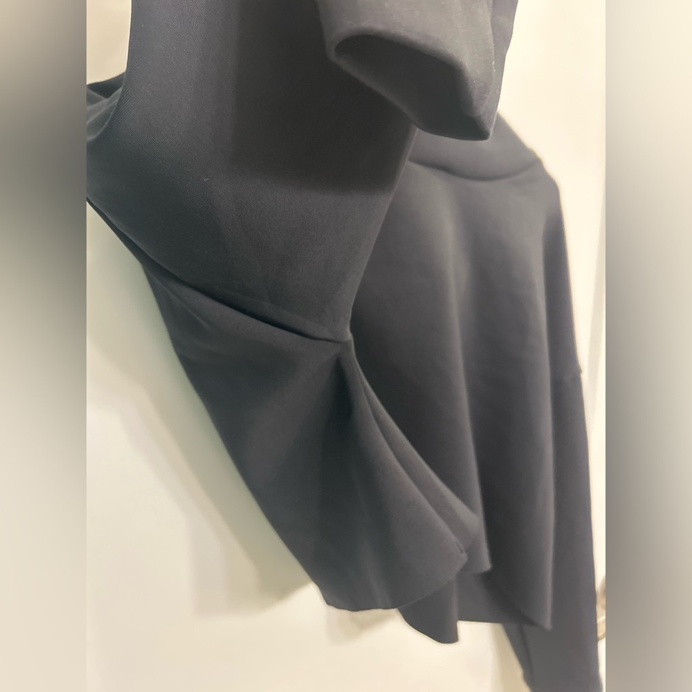 Like New Jolyn x Tiarah Black Cropped Sweatshirt - Picture 8 of 12